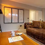 The Chocolets - The Refinery *