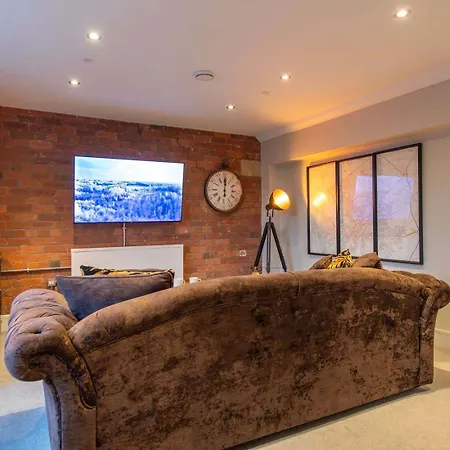 The Chocolets - The Refinery * York