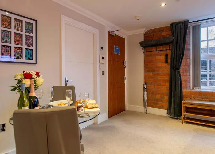 The Chocolets - The Refinery