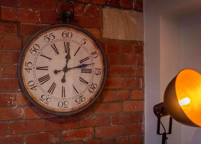 The Chocolets - The Refinery