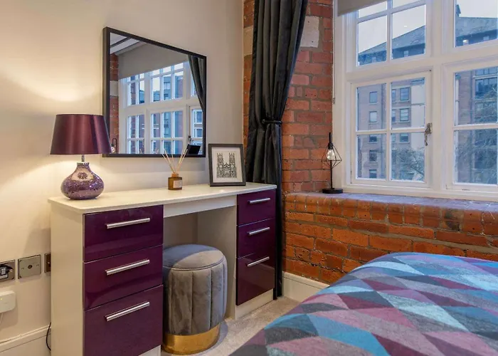 The Chocolets - The Refinery *