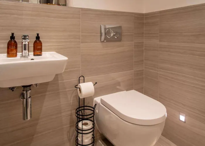 The Chocolets - The Refinery York