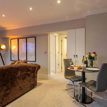 The Chocolets - The Refinery