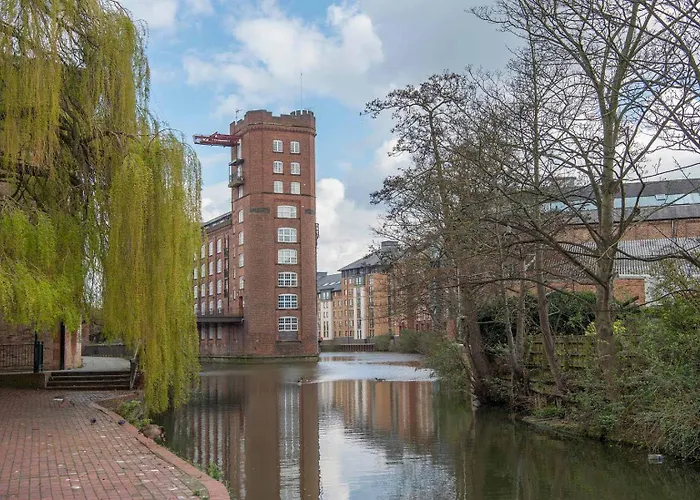 The Chocolets - The Refinery Lejlighed