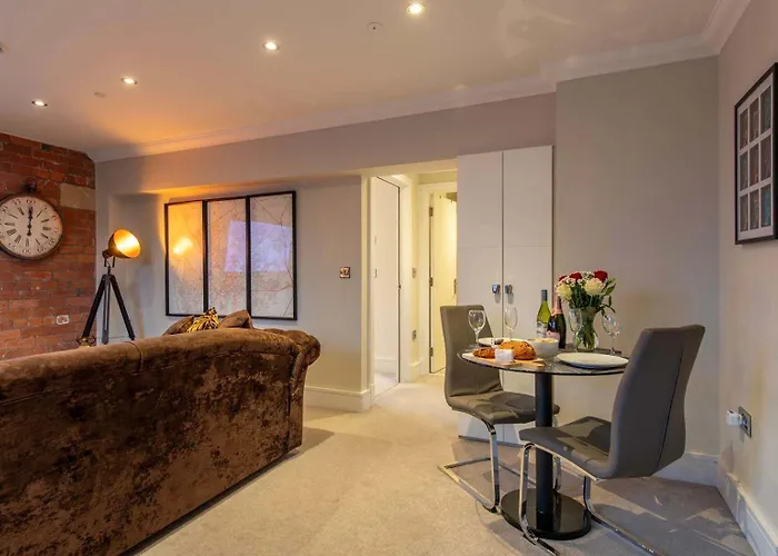 The Chocolets - The Refinery