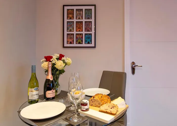 The Chocolets - The Refinery * York