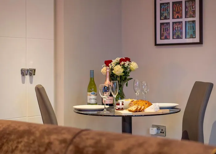 The Chocolets - The Refinery *