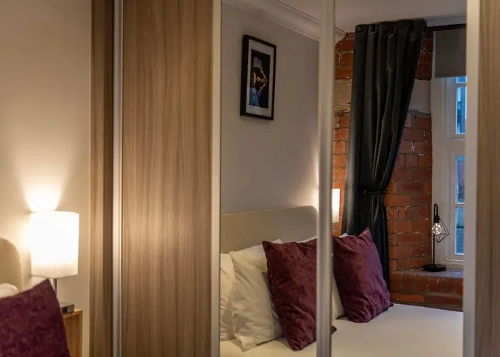 The Chocolets - The Refinery * York