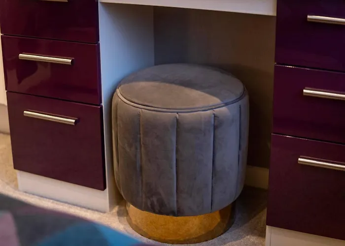 The Chocolets - The Refinery * York