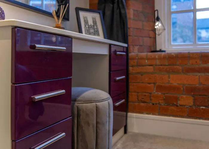 The Chocolets - The Refinery * York