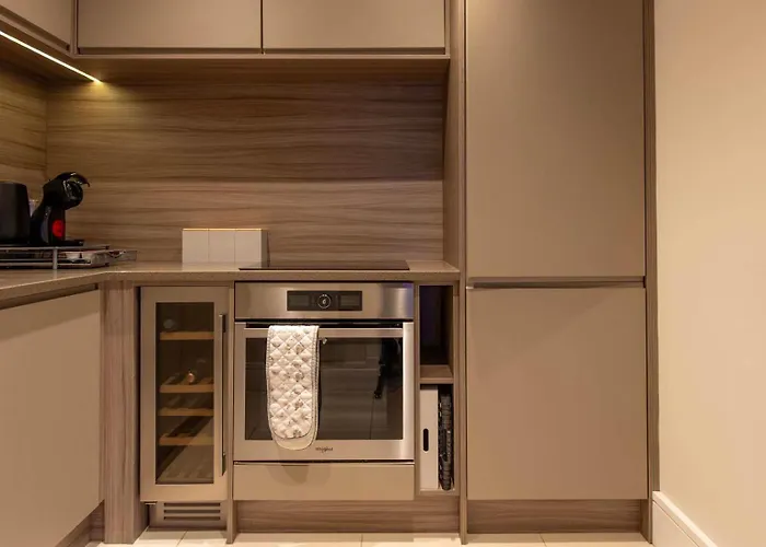 The Chocolets - The Refinery * York