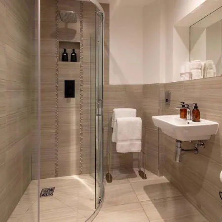 The Chocolets - The Refinery