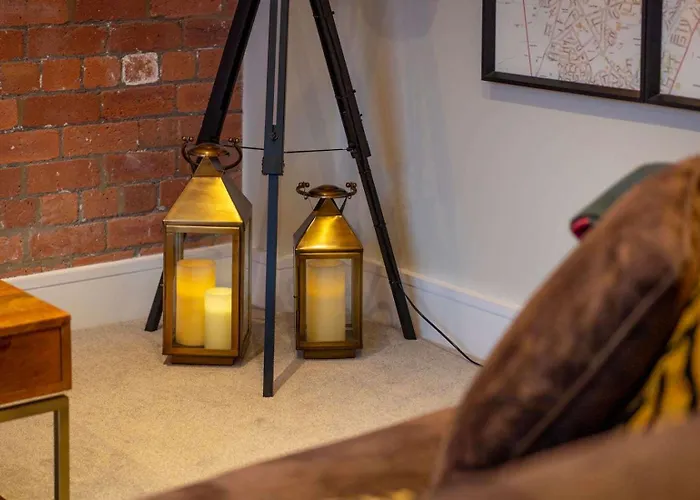 The Chocolets - The Refinery