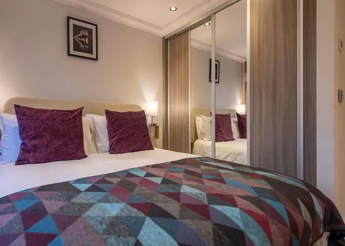 The Chocolets - The Refinery *