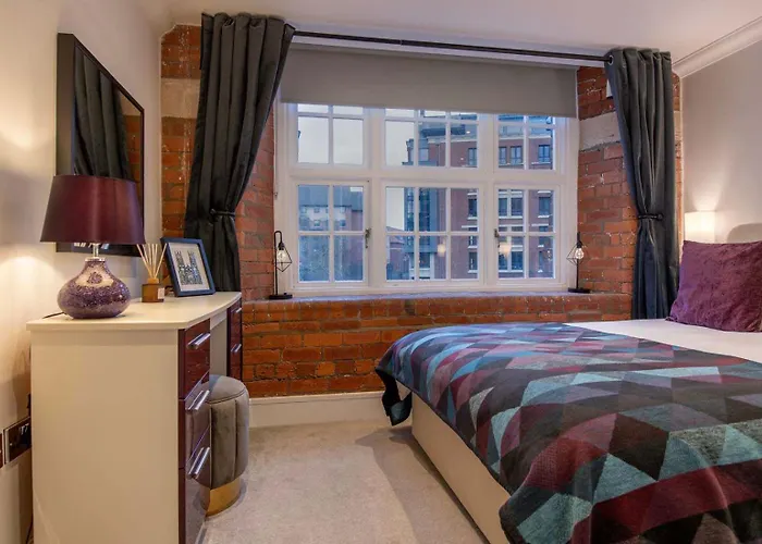 The Chocolets - The Refinery