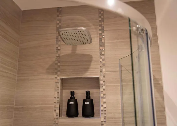 The Chocolets - The Refinery * York